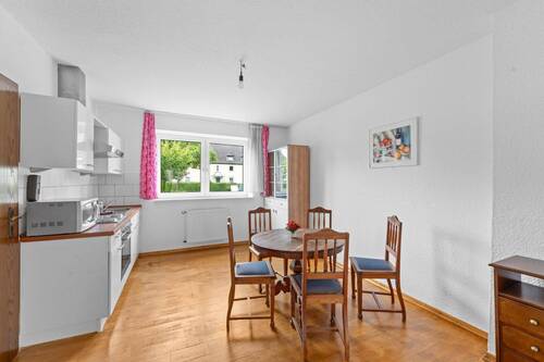 Offene Küche mit Essecke - 