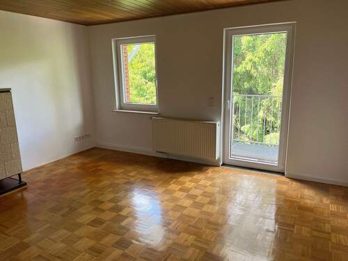 Zugang über eine Außentreppe zur Terrasse/Garten - 