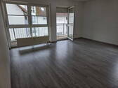 Helles Wohnzimmer - 2 Zimmer Etagenwohnung zur Miete in Worms