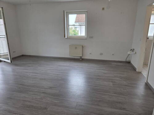 Helles Wohnzimmer - 2 Zimmer Etagenwohnung in Worms