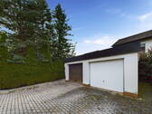Garage + Stellplatz - 