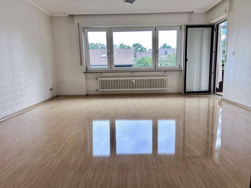 Wohnzimmer - 3 Zimmer Etagenwohnung zum Kaufen in Gaildorf