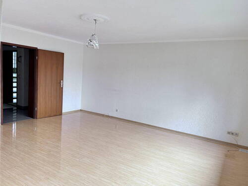 Wohnzimmer - 3 Zimmer Etagenwohnung in Gaildorf