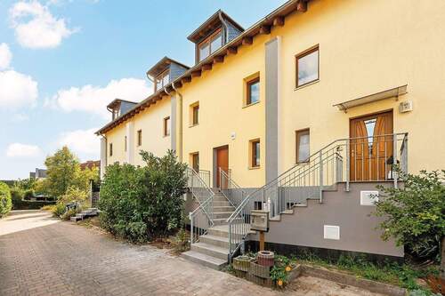 Frontansicht - 7 Zimmer Mehrfamilienhaus, Wohnhaus zum Kaufen in Mühlenbecker Land