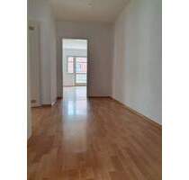 Helle, zentral gelegene ETW mit 3 Zimmern und Terrasse im 1.OG in Amorbach zu verkaufen (inkl. Kellerraum)