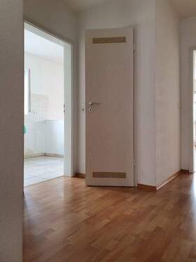 Flur 1-3 - 3 Zimmer Terrassenwohnung in Amorbach