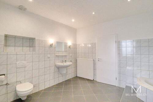 Badezimmer Wohnung EG - 
