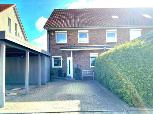 Hauseingang/Frontansicht - Reihenendhaus Kiel Suchsdorf - 649.000,00&nbsp;EUR Kaufpreis, ca.&nbsp; 147,00&nbsp;m&sup2;&nbsp;Wohnfl&auml;che