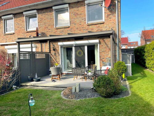 Rückansicht/Terrasse - 