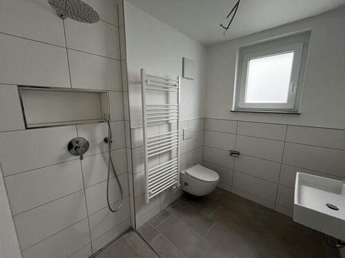 Badezimmer - 4 Zimmer Etagenwohnung in Bad Friedrichshall