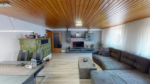 Wohnzimmer - 5 Zimmer Etagenwohnung in Tuttlingen