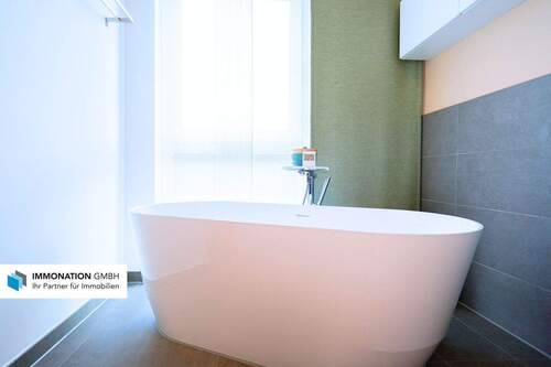 Freistehende Badewanne - 3 Zimmer Terrassenwohnung in Zirndorf