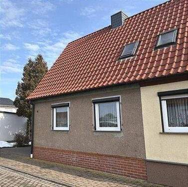 Außenansicht - 5 Zimmer Doppelhaushälfte zum Kaufen in Artern/Unstrut