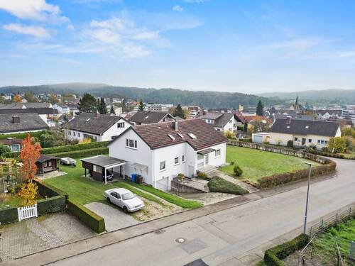 Haus und Grundstück - 