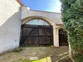 Hoftor innen - Einfamilienhaus mit 100,00 m&sup2; in Dresden zum Kaufen