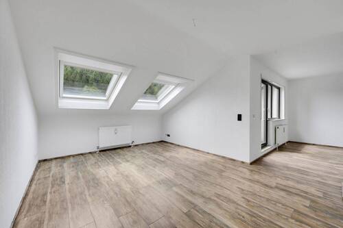 Wohnzimmer - Ansicht 1 - 3 Zimmer Etagenwohnung zum Kaufen in Heidelberg