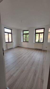 Wohnzimmer EG - 1 Zimmer Mehrfamilienhaus, Wohnhaus zum Kaufen in Mittweida