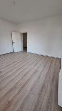 Schlafzimmer EG - 1 Zimmer Mehrfamilienhaus, Wohnhaus in Mittweida