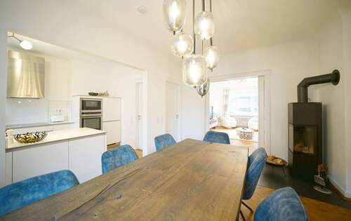 Essbereich mit Küche und Wohnzimmer - 