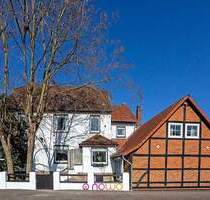 Jetzt kaufen, im Sommer genießen: Gartenanteil, sonniges Wohnzimmer, in Ruhe Schlafen, Garage - Seelze Dedensen