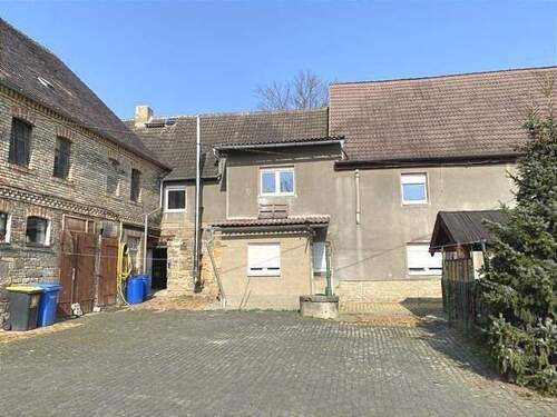 Hof - Mehrfamilienhaus, Wohnhaus in Mücheln (Geiseltal)