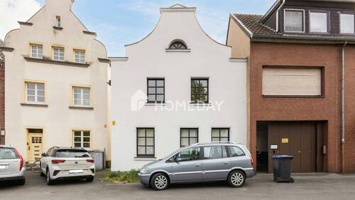 Außenansicht 2 - Raumwunder in Düsseldorf-Hamm: Gepflegtes EFH mit idyllischem Garten und vielseitigem Nebenhaus