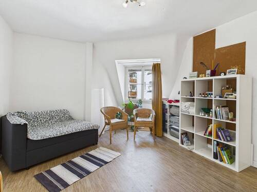 Wohnzimmer - 2 Zimmer Etagenwohnung in Stuttgart