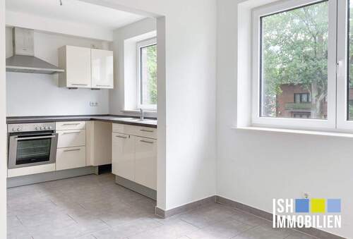 Küche - Pinneberg: Moderne 3-Zimmer-Wohnung mit Balkon