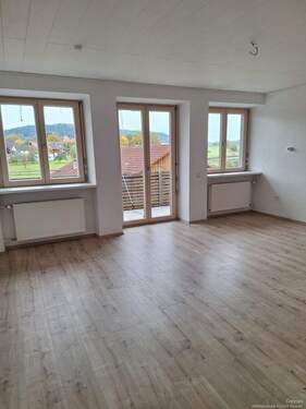 Wohnzimmer - Moderne und freundliche 3,5 ZKB Wohnung mit Balkon