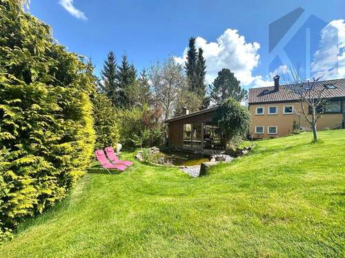 Gartenteich - 7 Zimmer Einfamilienhaus zum Kaufen in Königsfeld im Schwarzwald / Weiler