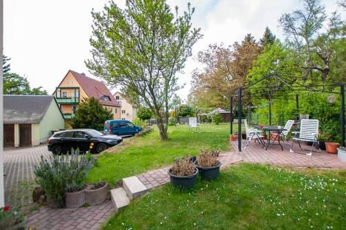 Innenhof mit Grillecke und Wäschetrockenplatz - Etagenwohnung mit 57,40 m&sup2; in Freital zur Miete
