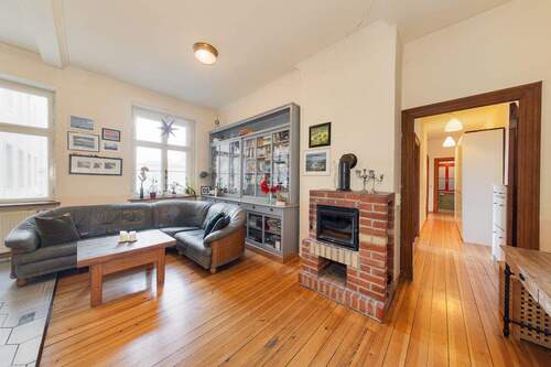 Wohnzimmer mit Kamin - 