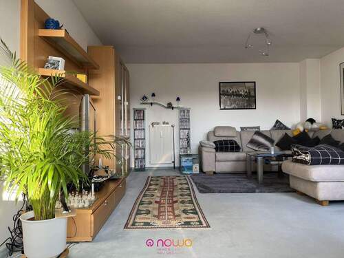 GROß! Das Wohnzimmer... - 