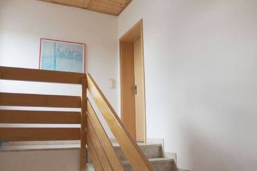 Gleich nach der Wohnungstüre ... - 5 Zimmer Etagenwohnung in Seubersdorf in der Oberpfalz