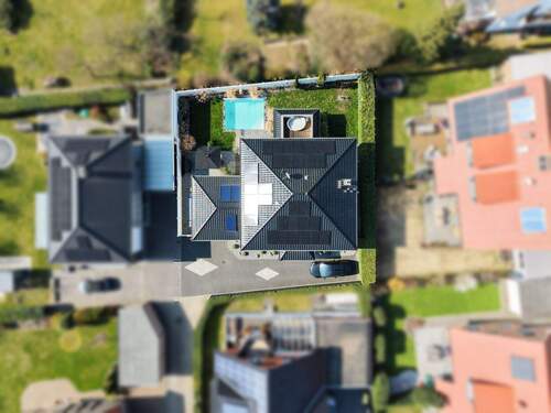 Vogelperspektive - 6 Zimmer Einfamilienhaus zum Kaufen in Minden