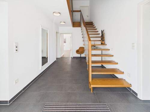 Flur - Einfamilienhaus mit 275,60 m&sup2; in Minden zum Kaufen