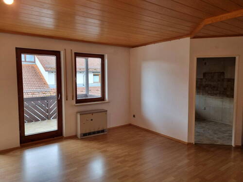Wohnzimmer - 3 Zimmer Etagenwohnung zum Kaufen in Markdorf