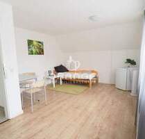 * 274 m² Wohnvielfalt: Familienidylle trifft Investmentchance * - Laichingen / Suppingen