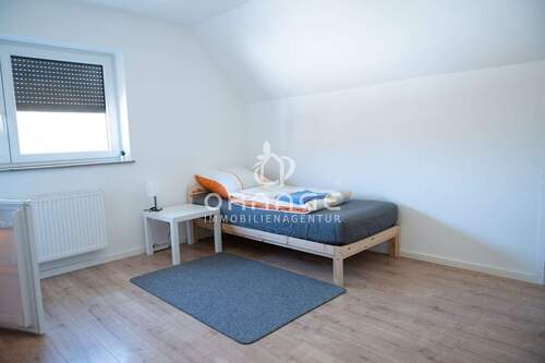 Schlafzimmer, DG - Einfamilienhaus mit 274,00 m&sup2; in Laichingen / Suppingen zum Kaufen