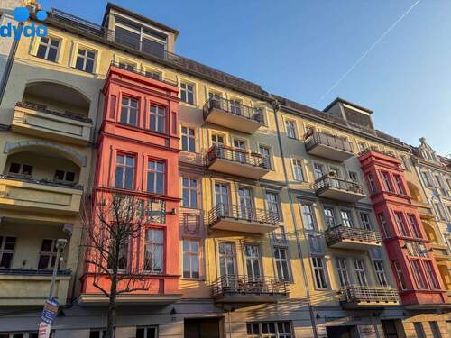 Hausansicht - Diese brillante im Hinterhaus gelegene 2-Zimmerwohnung mit Balkon erwartet Sie im Herzen vom P-Berg!