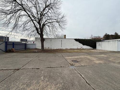 Blick auf Grundstück - 