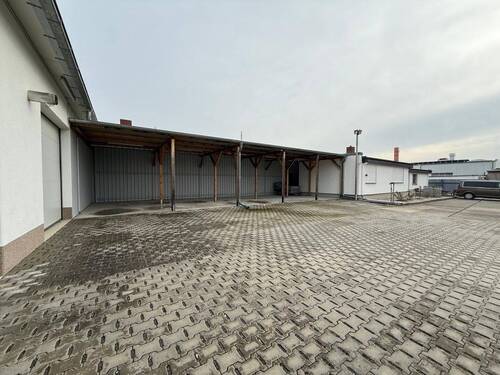 Blick auf Doppelcarport - 