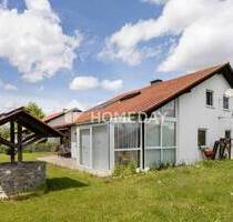 Wohnen mit Wohlfühlcharakter - gepflegtes Einfamilienhaus mit Wintergarten und großem Gartenparadies - Dietmannsried