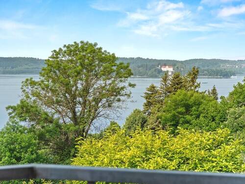 Blick zur Insel Mainau - Etagenwohnung mit 72,00 m&sup2; in Meersburg zum Kaufen