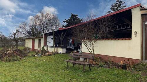 Nebengebäude im Garten - 