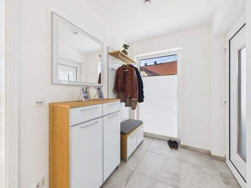 Diele - Etagenwohnung mit 77,00 m&sup2; in Essenbach / Altheim zum Kaufen