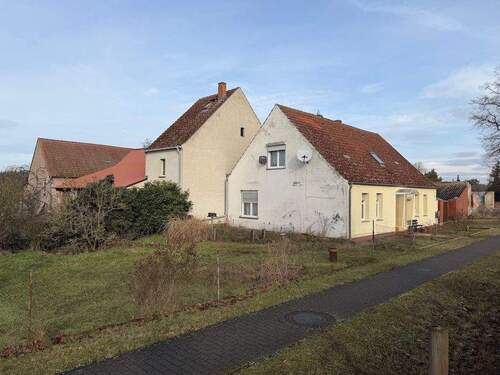 Strassenansicht - 6 Zimmer Einfamilienhaus in Ziesar