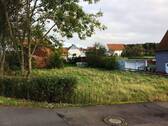 Straßenansicht - Grundstück für Reihenhausbebauung