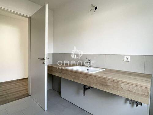 ...mit Waschmaschinenanschluss... - 