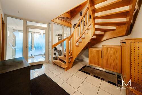 Eingangsbereich - 6 Zimmer Einfamilienhaus zum Kaufen in Waldfischbach-Burgalben